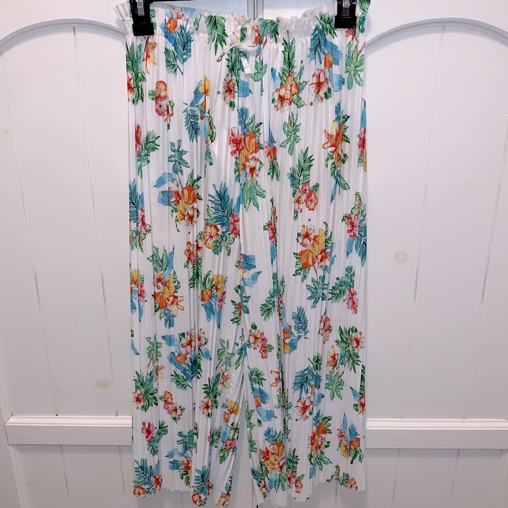 Zara Kids Floral Accordion Pant. EUC. Size 11-12.